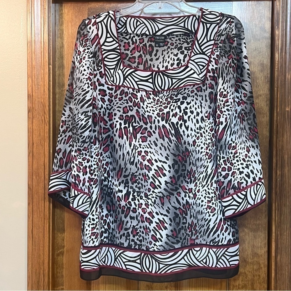 Nicole by Nicole Miller Blouse Tunic Animal Print Sz 10 EUC Black White Gray Red